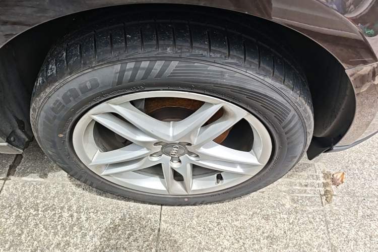 Used Audi Q5 2017 40 TFSI Technology Edition Right Front Wheel Hub