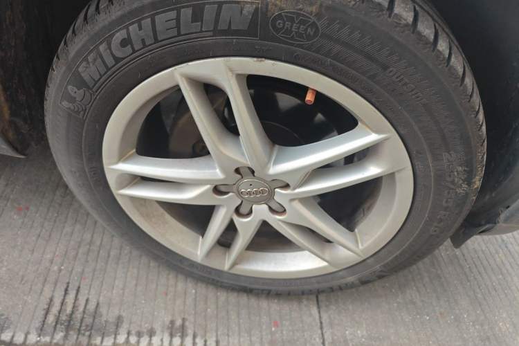 Used Audi Q5 2017 Plus 40 TFSI Technology Model Right Front Wheel Hub