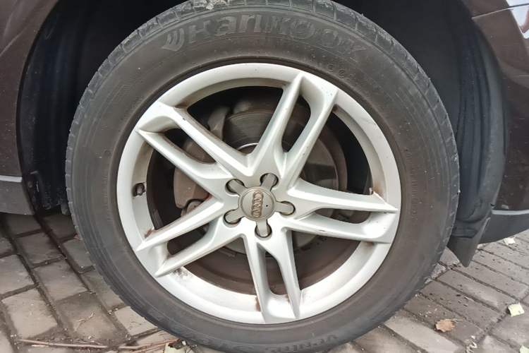 Used Audi Q5 2017 40 TFSI Comfort Model Right Front Wheel Hub