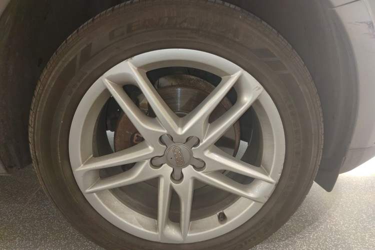 Used Audi Q5 2017 Plus 40 TFSI Technology Model Right Front Wheel Hub