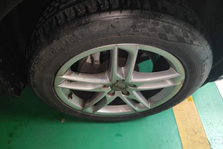 Used Audi Q5 2017 40 TFSI Technology Edition Right Front Wheel Hub