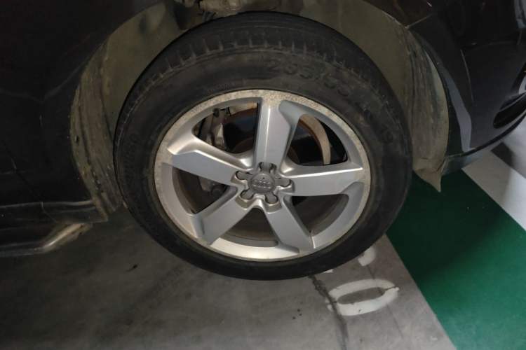 Used Audi Q5 2017 40 TFSI Ambition Edition Right Front Wheel Hub
