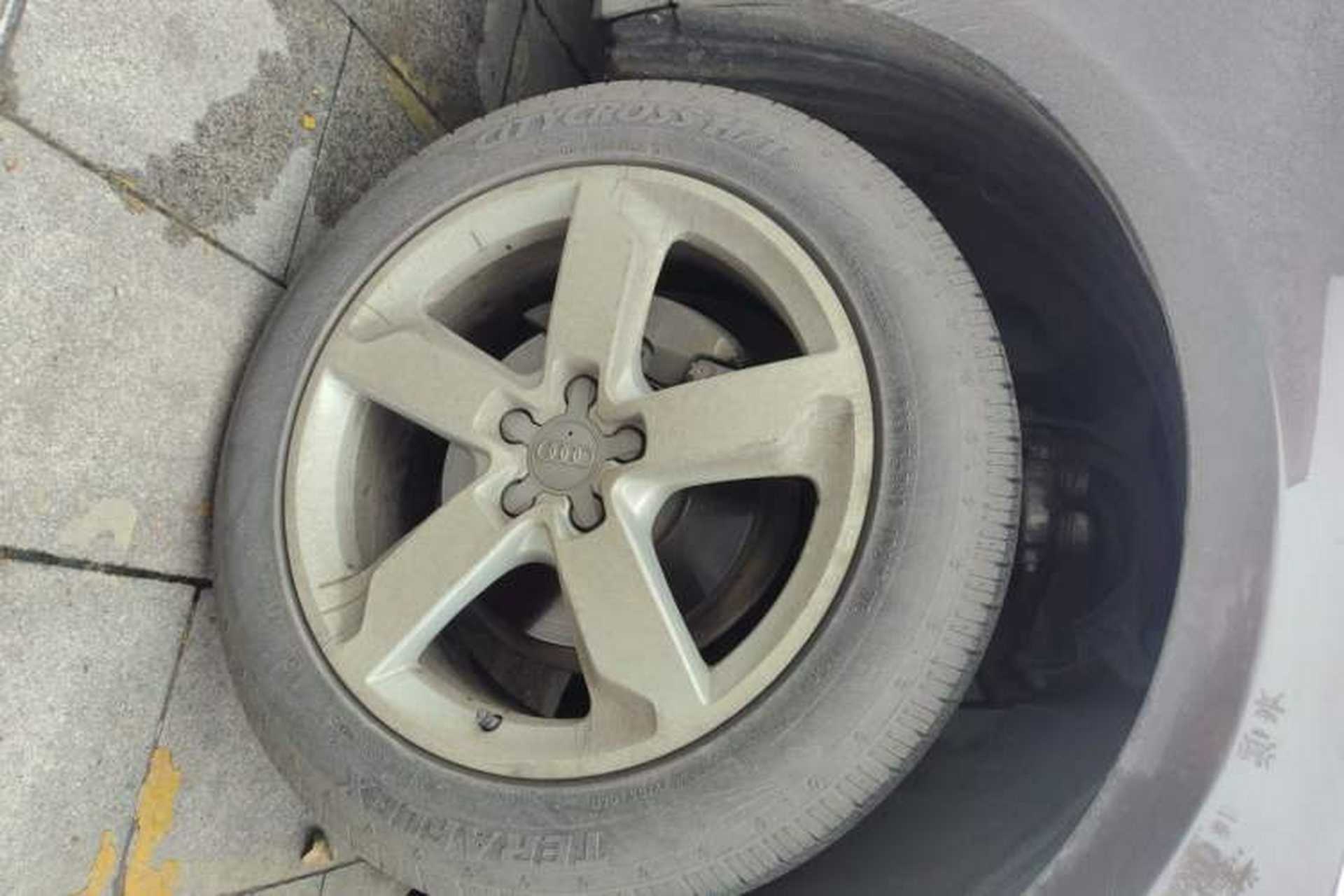 Used Audi Q5 2017 40 TFSI Ambition Edition Right Front Wheel Hub