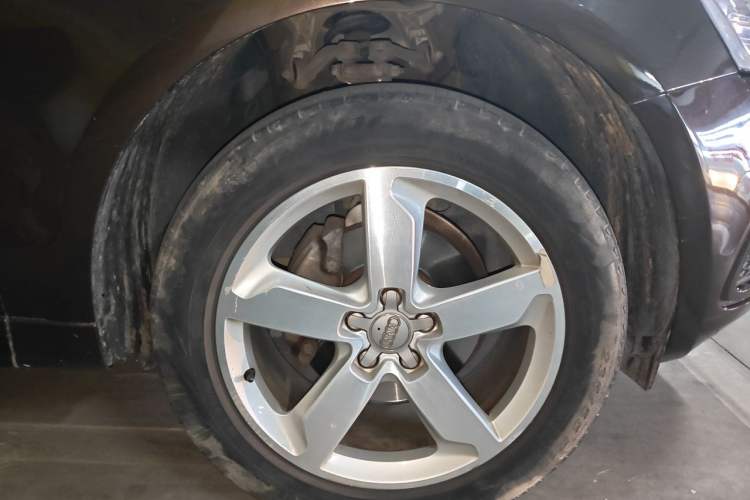 Used Audi Q5 2017 Plus 40 TFSI Ambition Model Right Front Wheel Hub