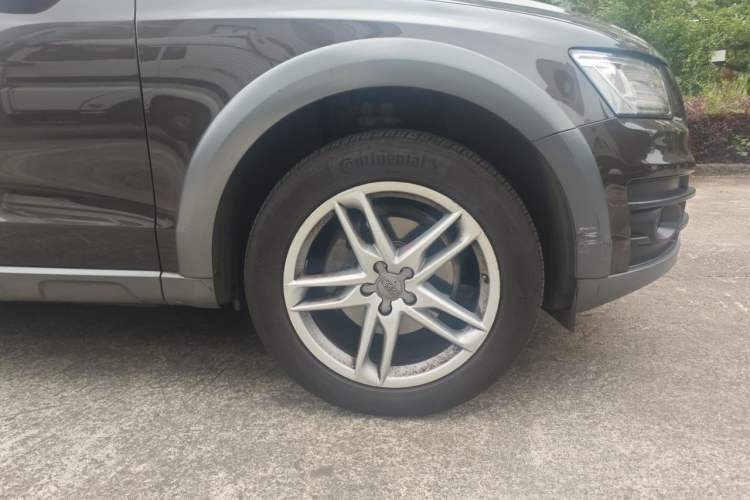 Used Audi Q5 2017 Plus 40 TFSI Technology Model Right Front Wheel Hub