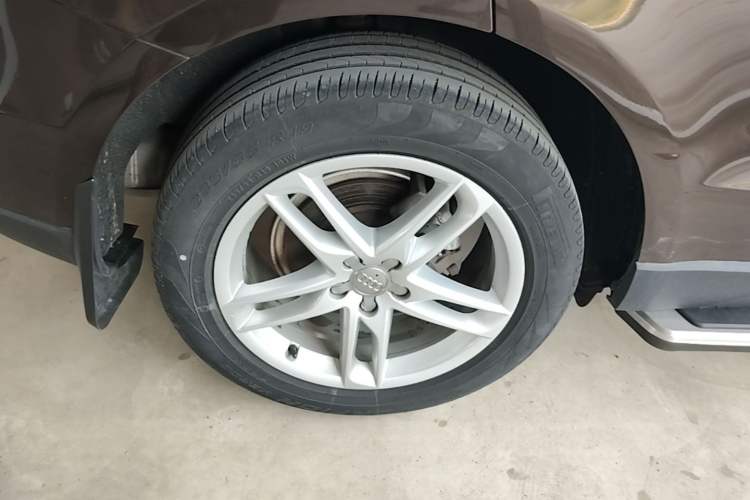 Used Audi Q5 2017 40 TFSI Technology Edition Right Rear Wheel Hub