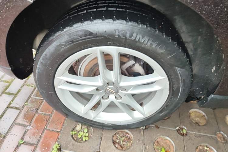 Used Audi Q5 2017 40 TFSI Comfort Model Right Rear Wheel Hub
