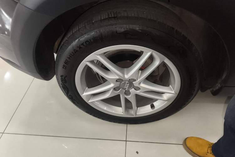 Used Audi Q5 2017 Plus 40 TFSI Technology Model Right Rear Wheel Hub