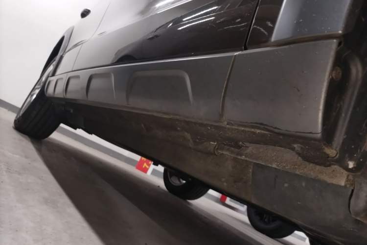 Used Audi Q5 2017 Plus 40 TFSI Technology Model Right Side Sill