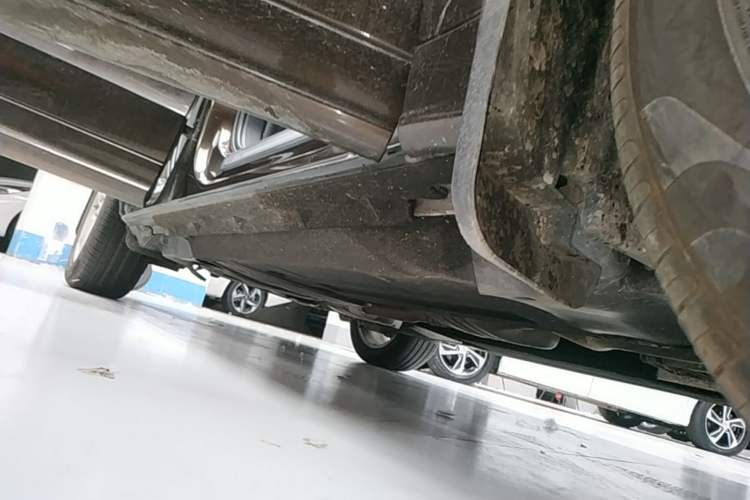 Used Audi Q5 2017 Plus 40 TFSI Ambition Model Right Side Sill