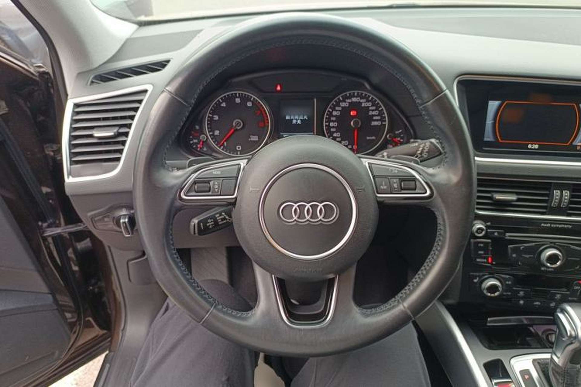 Used Audi Q5 2017 40 TFSI Technology Edition Steering Wheel