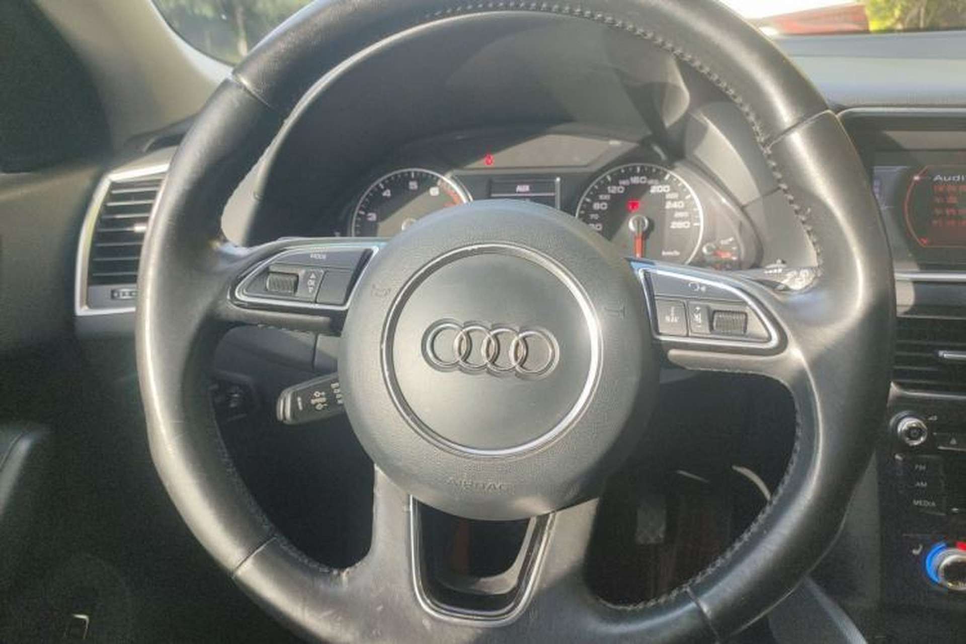 Used Audi Q5 2017 40 TFSI Technology Edition Steering Wheel