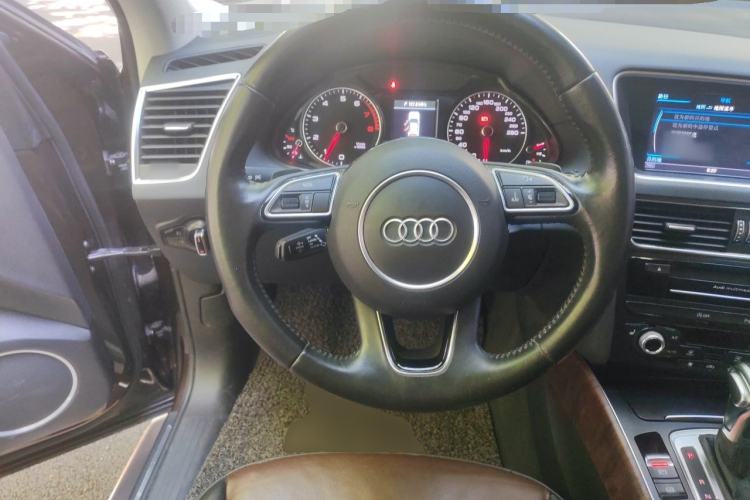Used Audi Q5 2017 40 TFSI Comfort Model Steering Wheel