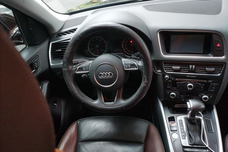 Used Audi Q5 2017 40 TFSI Technology Edition Steering Wheel
