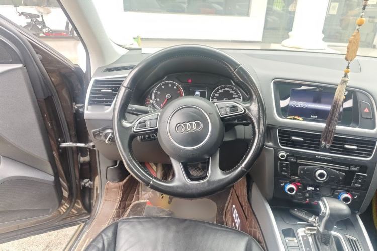 Used Audi Q5 2017 40 TFSI Technology Edition Steering Wheel