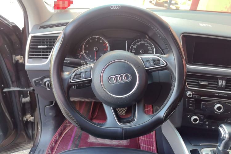 Used Audi Q5 2017 Plus 40 TFSI Technology Model Steering Wheel