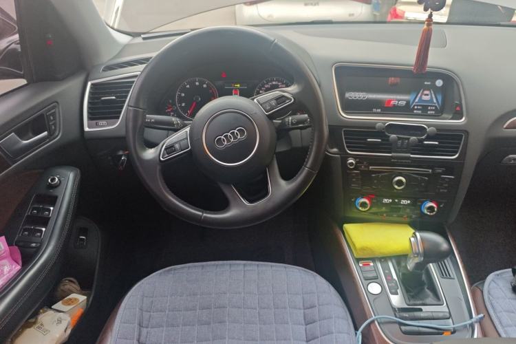 Used Audi Q5 2017 Plus 40 TFSI Technology Model Steering Wheel