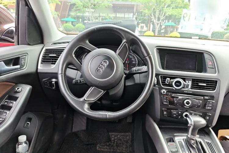 Used Audi Q5 2017 Plus 40 TFSI Ambition Model Steering Wheel