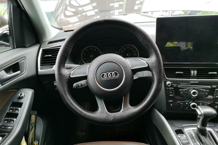 Used Audi Q5 2017 40 TFSI Ambition Edition Steering Wheel