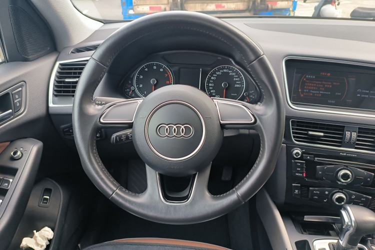 Used Audi Q5 2017 Plus 40 TFSI Ambition Model Steering Wheel