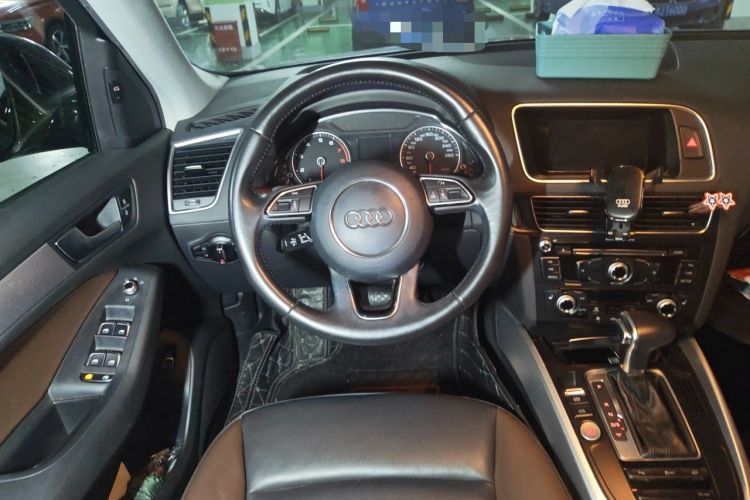 Used Audi Q5 2017 40 TFSI Technology Edition Steering Wheel