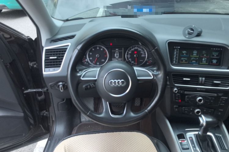 Used Audi Q5 2017 Plus 40 TFSI Ambition Model Steering Wheel