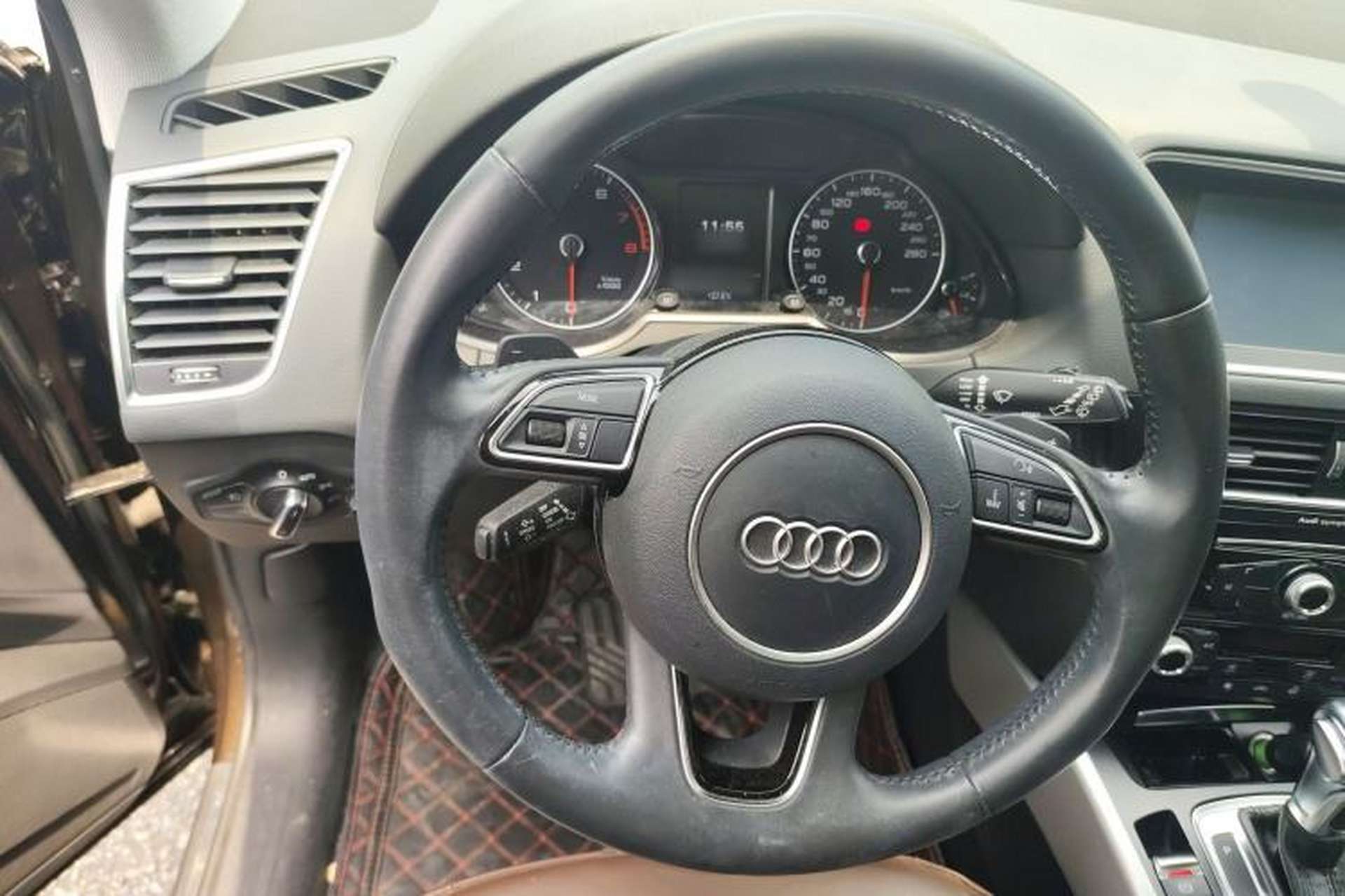 Used Audi Q5 2017 40 TFSI Technology Edition Steering Wheel
