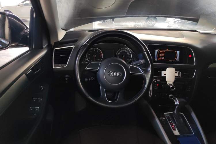 Used Audi Q5 2017 40 TFSI Ambition Edition Steering Wheel