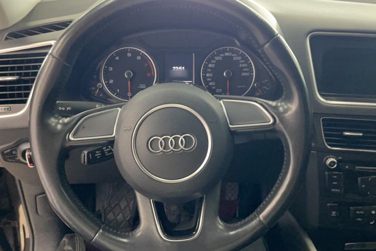 Used Audi Q5 2017 40 TFSI Ambition Edition Steering Wheel