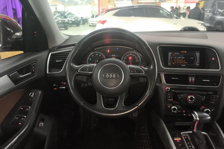 Used Audi Q5 2017 Plus 40 TFSI Technology Model Steering Wheel