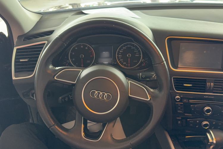 Used Audi Q5 2017 40 TFSI Ambition Edition Steering Wheel