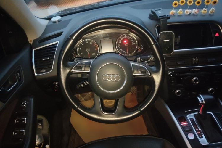 Used Audi Q5 2017 40 TFSI Technology Edition Steering Wheel