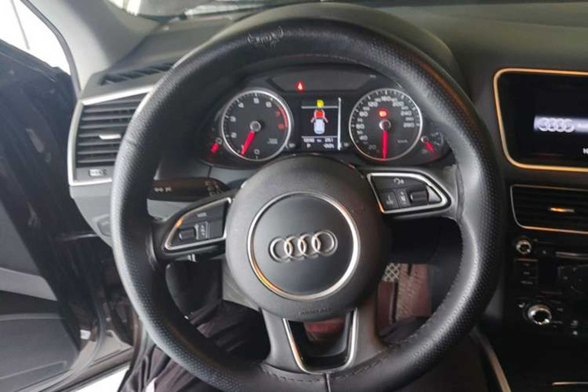 Used Audi Q5 2017 Plus 40 TFSI Technology Model Steering Wheel