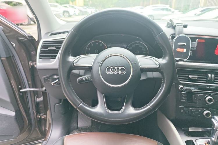 Used Audi Q5 2017 40 TFSI Ambition Edition Steering Wheel