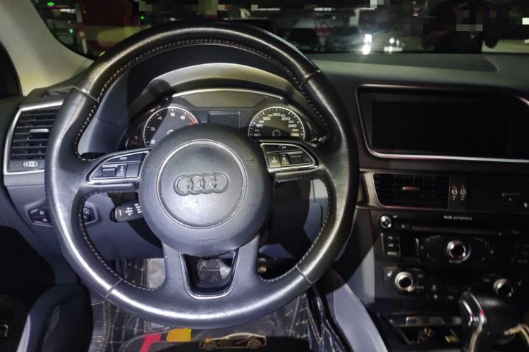 Used Audi Q5 2017 40 TFSI Technology Edition Steering Wheel