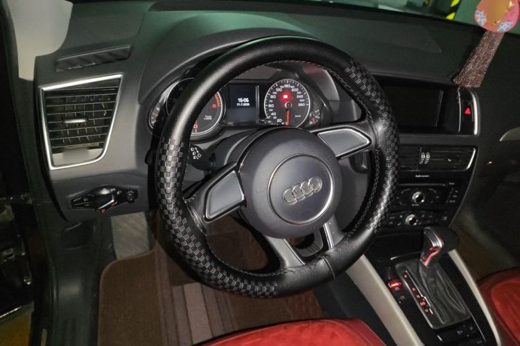 Used Audi Q5 2017 40 TFSI Ambition Edition Steering Wheel