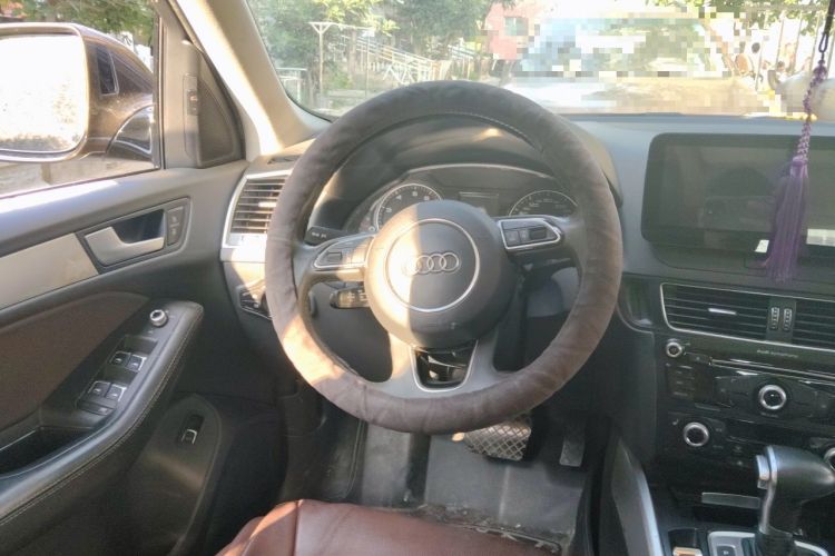 Used Audi Q5 2017 Plus 40 TFSI Technology Model Steering Wheel