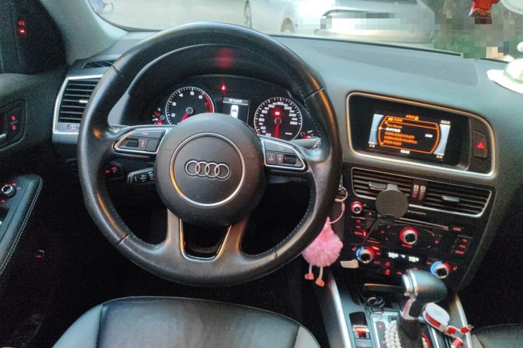 Used Audi Q5 2017 Plus 40 TFSI Technology Model Steering Wheel