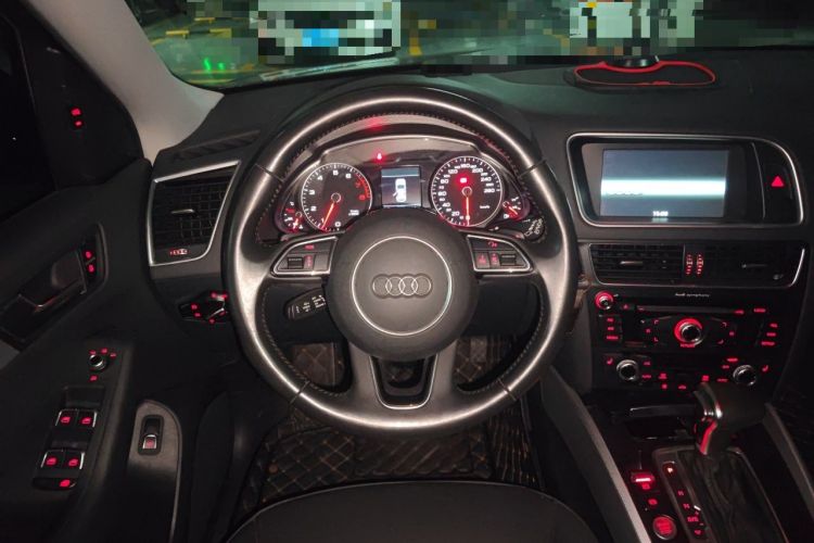 Used Audi Q5 2017 40 TFSI Technology Edition Steering Wheel