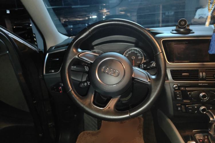 Used Audi Q5 2017 40 TFSI Ambition Edition Steering Wheel