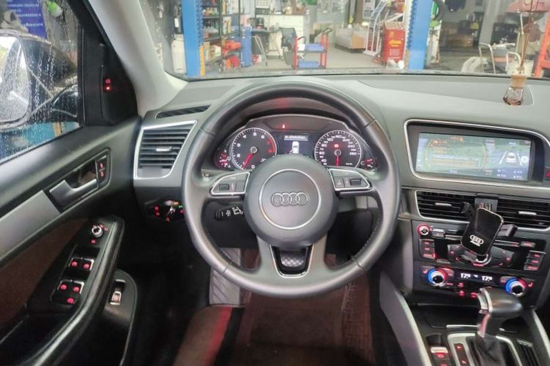 Used Audi Q5 2017 Plus 40 TFSI Technology Model Steering Wheel
