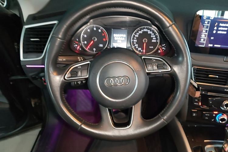 Used Audi Q5 2017 Plus 40 TFSI Ambition Model Steering Wheel