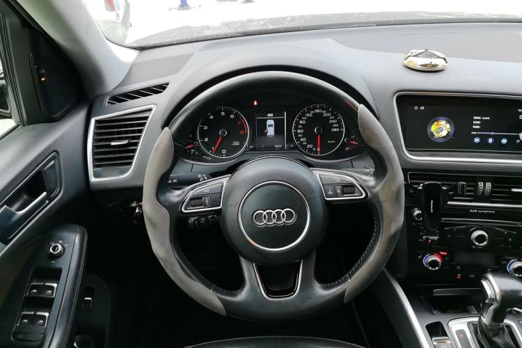 Used Audi Q5 2017 40 TFSI Technology Edition Steering Wheel