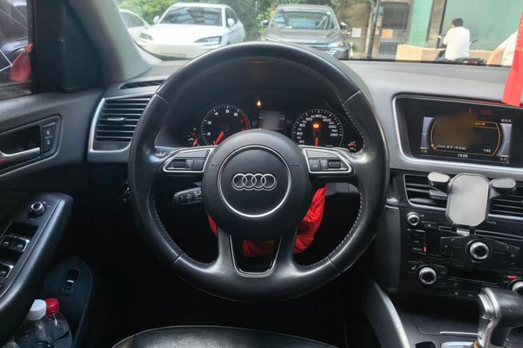 Used Audi Q5 2017 40 TFSI Technology Edition Steering Wheel