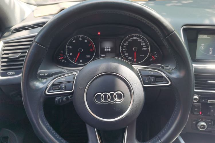 Used Audi Q5 2017 40 TFSI Technology Edition Steering Wheel