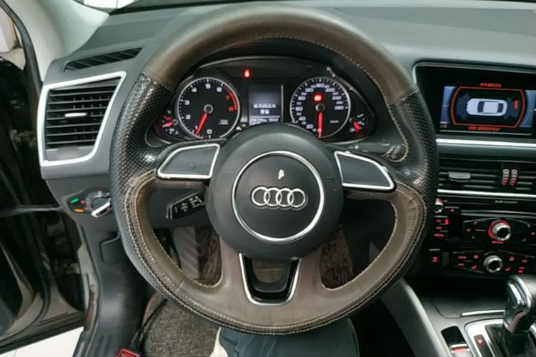 Used Audi Q5 2017 Plus 40 TFSI Ambition Model Steering Wheel
