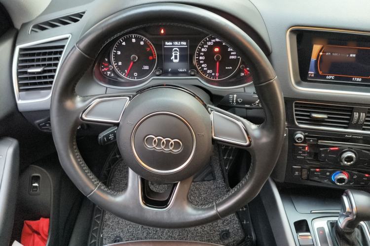 Used Audi Q5 2017 Plus 40 TFSI Ambition Model Steering Wheel