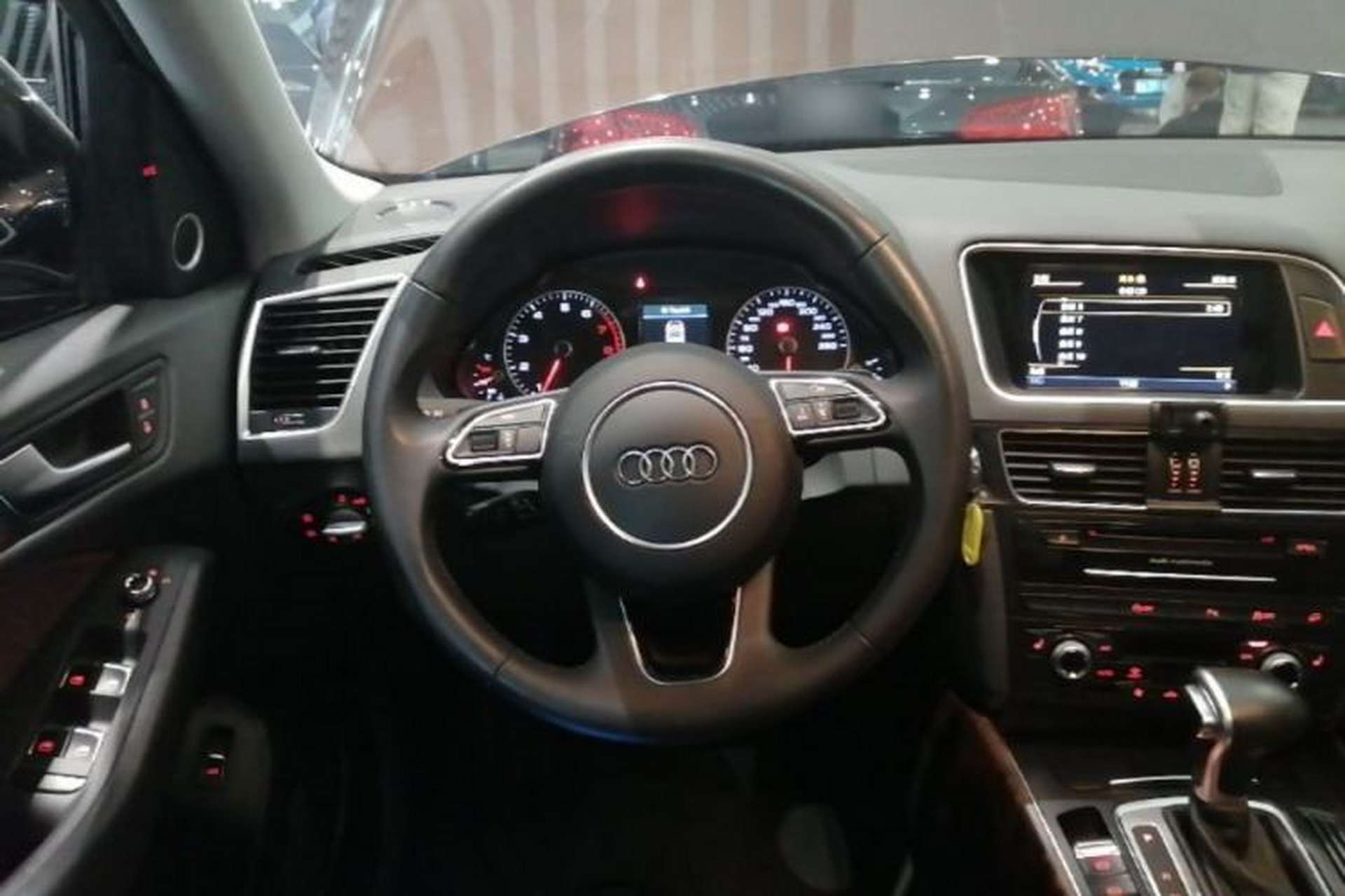 Used Audi Q5 2017 40 TFSI Comfort Model Steering Wheel