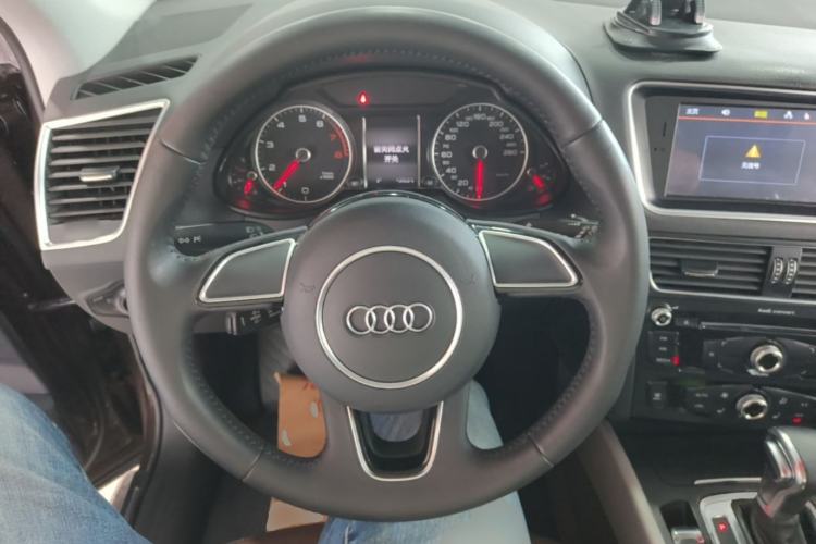 Used Audi Q5 2017 40 TFSI Ambition Edition Steering Wheel
