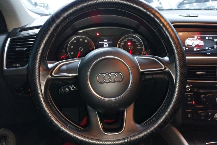Used Audi Q5 2017 40 TFSI Ambition Edition Steering Wheel